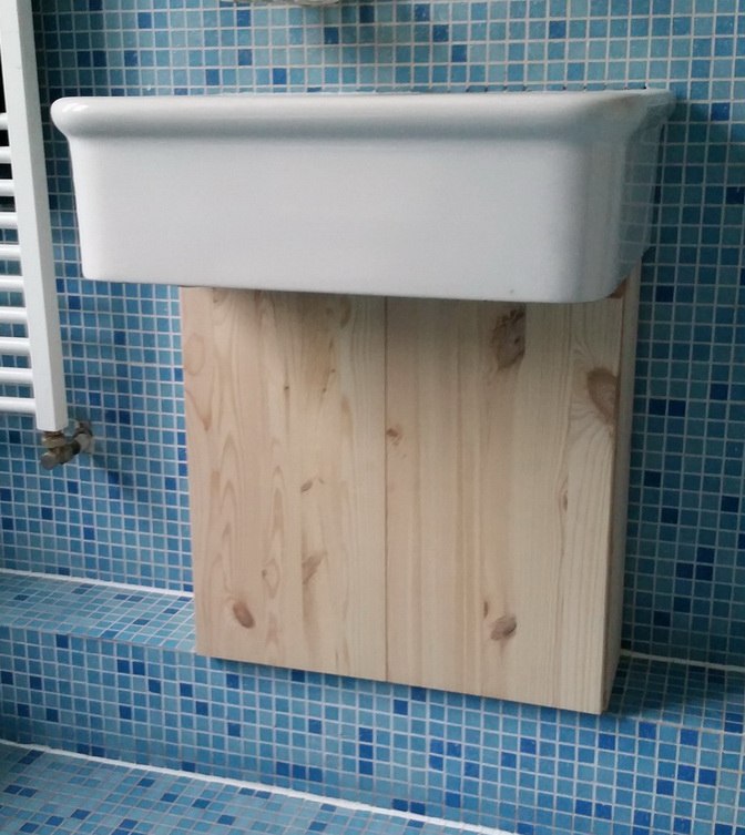 Badschränkchen 1